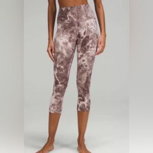 Lululemon Align HR Diamond Dye Crop 21”- Size 6